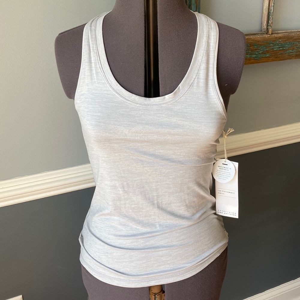 NWT Vuori Lux Racerback Tank Size Small